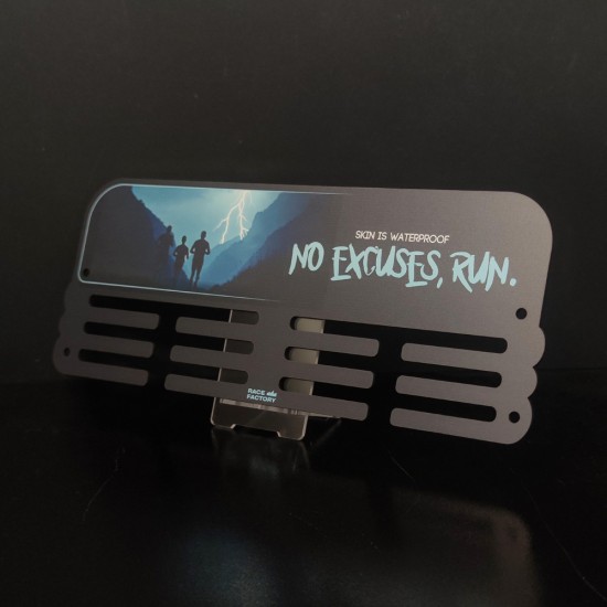 Κρεμάστρα μεταλλίων "No Excuses"