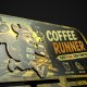 Κρεμάστρα μεταλλίων & Μπρελόκ "THE COFFEE RUNNER"
