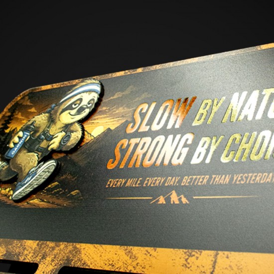 Κρεμάστρα μεταλλίων & Μπρελόκ "SLOW BUT STRONG RUNNER"